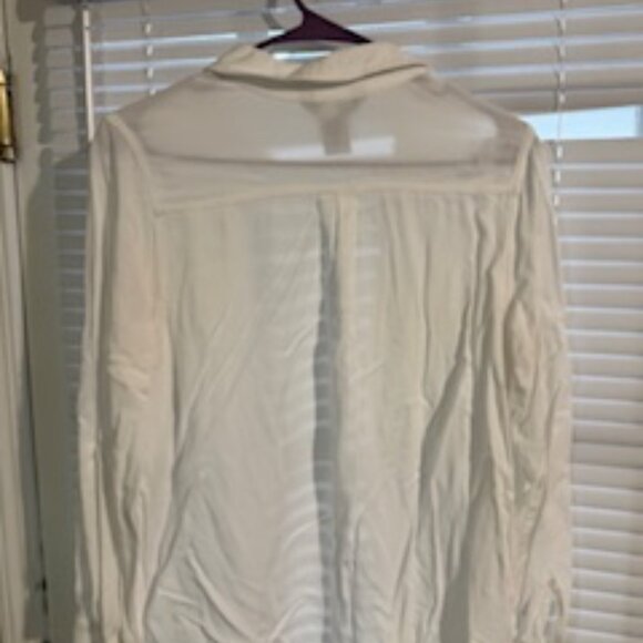 Elegant White Vera Wang Blouse –Size XS - Picture 3 of 4